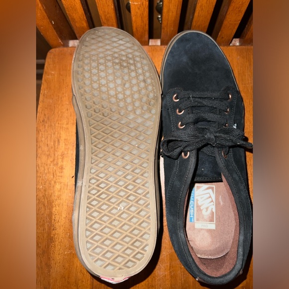 VANS - Picture 6 of 8